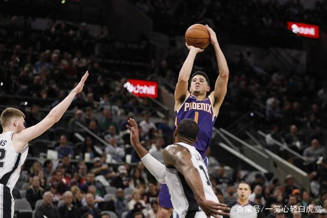 英超-萨拉赫梅开二度 利物浦3-2胜8分领跑